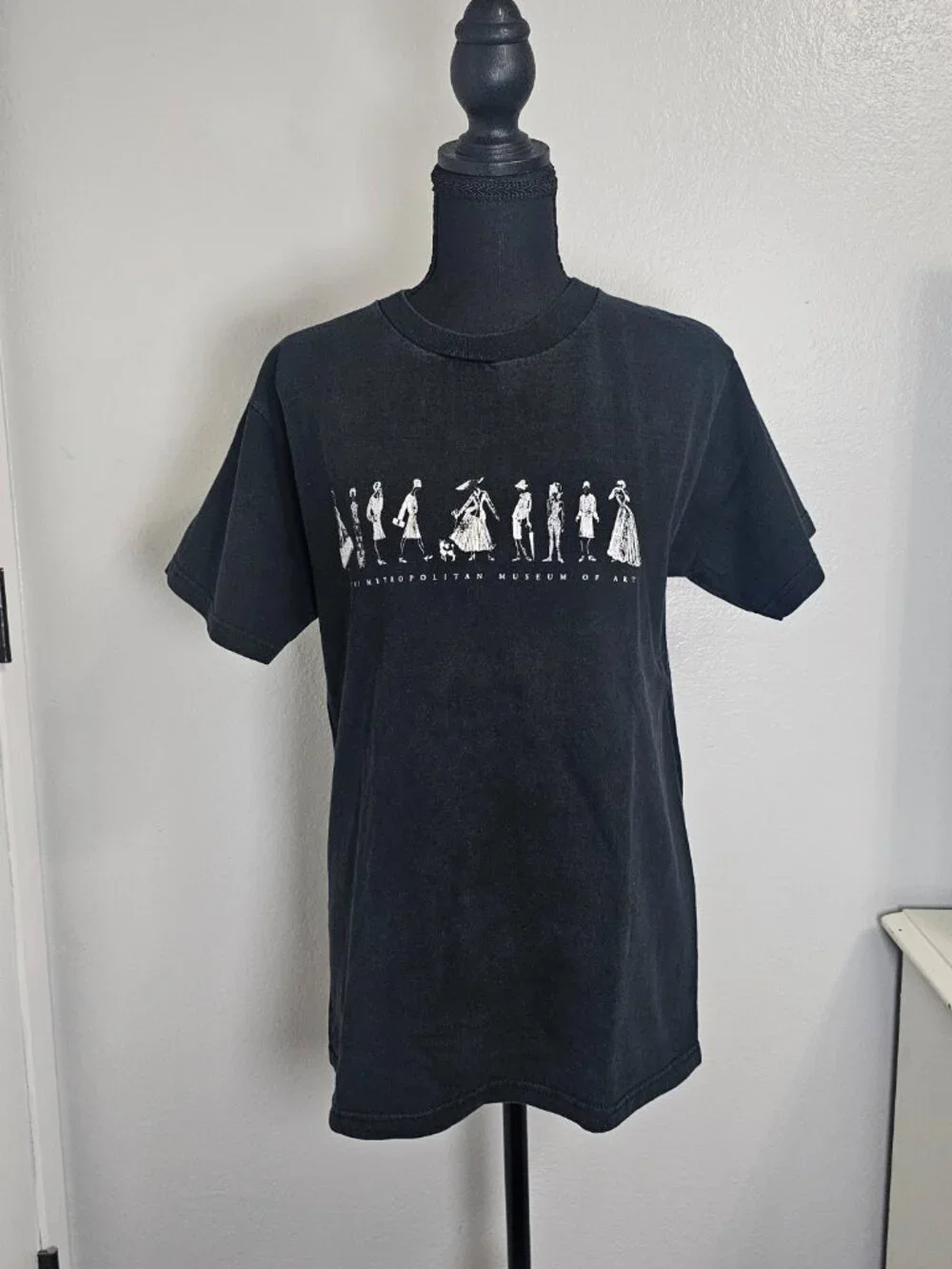 The Metropolitan Museum of Art Black Vintage Women's Shirt - Size Medium - Picture 3 of 7